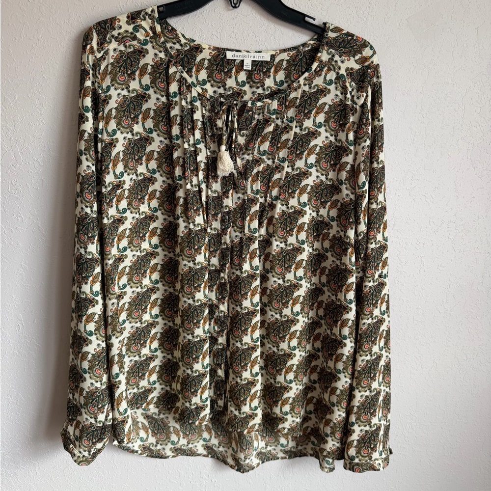 Daniel Rainn Cream Green Paisley Print Tie Neck Fluted Blouse Womens XL Bohemian